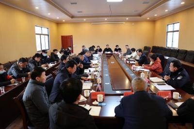陈威调研五里铺镇金台村农业产业发展