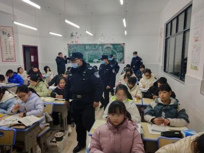 沙洋烟垢中学：加强警校合作 共筑平安校园