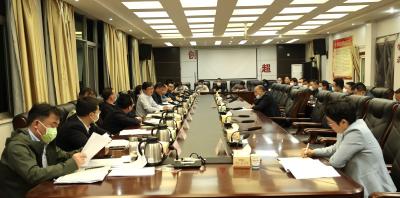 陈威主持召开县委常委会会议 传达学习有关会议精神 听取有关工作情况汇报 安排部署重点工作