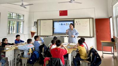 马良小学：送教促交流 互助共成长
