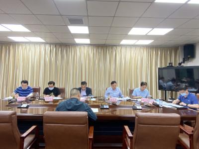 周明主持召开县委政法委书记办公会 听取有关工作情况汇报 安排部署重点工作
