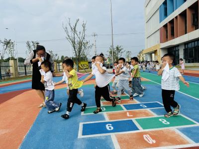 沙洋县中心幼儿园开展消防演练活动