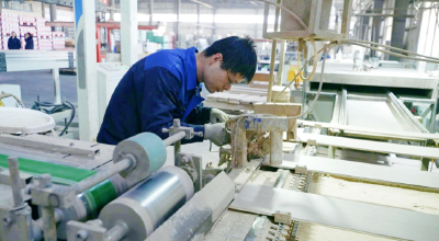 纪山镇产业兴镇“引擎轰鸣” ——解码沙洋县工业重镇的乡村振兴“加速度” 