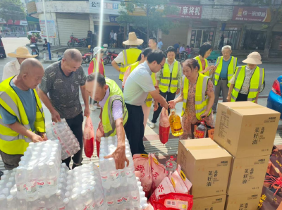 沈集镇：“酷暑送清凉”传递夏日温情
