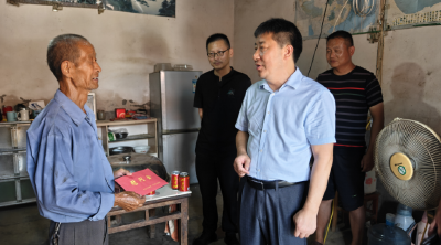 “八一”慰问暖人心 真情关怀送老兵