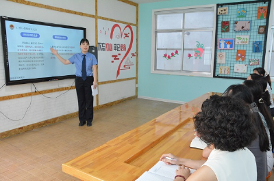 检察官走进幼儿园，为师生带来“开学第一课”