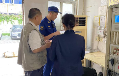 沙洋镇：消防指导进超市 筑牢安全“防火墙”