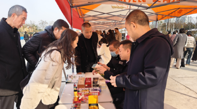 沙洋县2025年宪法宣传周集中法治宣传活动举行