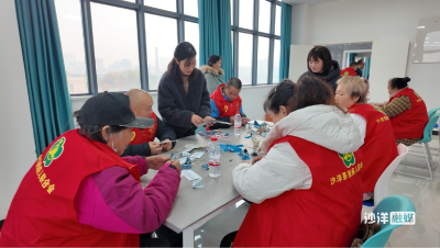 巧手试工传温情 技能实践添助力