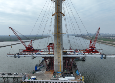 武荆宜高速汉江特大桥：节后复工“满格”冲刺 力拼11月底合龙