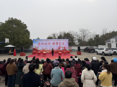 巾帼展风采  欢歌庆佳节
