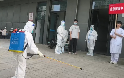 沙洋县人民医院开展埃博拉病毒病应急处置实战演练