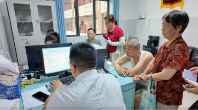 沙洋：趁热“打贴”   市民乐享“冬病夏治”中医疗法