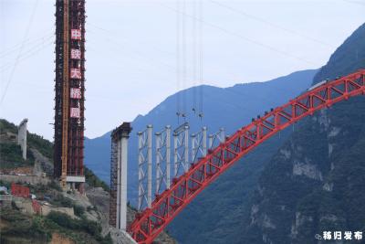【香桥纪事】香溪长江大桥开始首根钢主梁吊装！