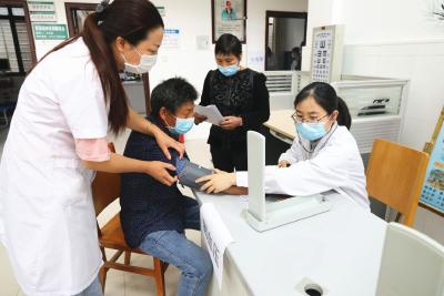 水田坝乡卫生院：开展免费健康体检 优质服务温暖人心