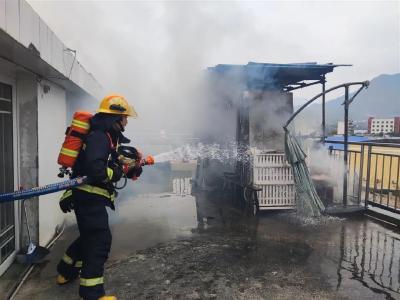 湖北省7起“腊肉火灾”敲响冬季山区防火警钟 湖北消防提示“五项注意”