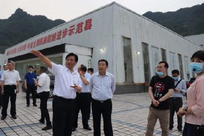 省农业农村厅厅长肖伏清来我县调研农业农村工作
