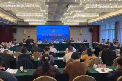 自治县九届人大常委会第三十三次会议对全县优化营商环境进行专题询问
