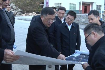 陈华到西部乡镇调研基础设施建设和产业发展