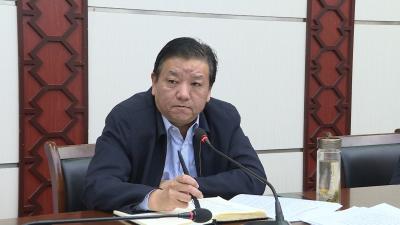 万红主持召开县政府第36次常务会议