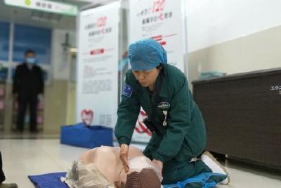 县人民医院开展心梗救治日健康讲座