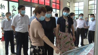 马萍调研我县基层统战及脱贫攻坚工作