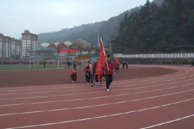 县高级中学开展纪念毛泽东诞辰127周年徒步研学活动