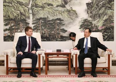 深化“一带一路”多领域务实合作！王晓东会见白俄罗斯驻华大使尤里·先科