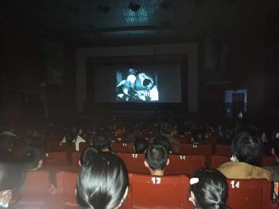 五峰镇：再映《小兵张嘎》 传承革命精神