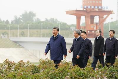 “这哪是滴水之恩？是涌泉之恩啊。”习近平河南行细节披露