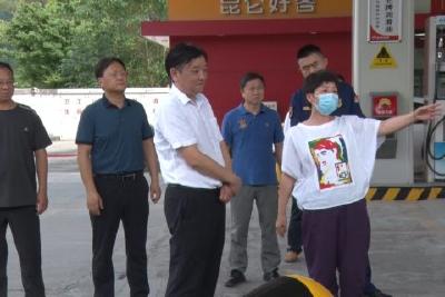 强化隐患排查  守牢安全底线    万红检查安全生产工作