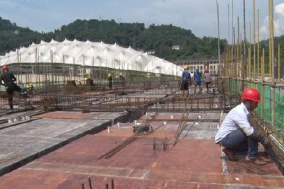 直面“烤”验   市六运会场馆加紧建设