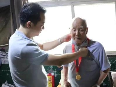 “五个一”推动“七一”慰问走深走心走实