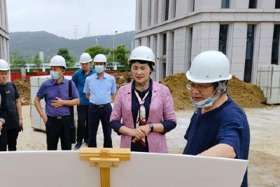 李伦华到武汉文科生态环境公司考察
