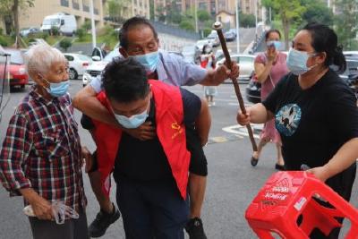 渔洋关镇：“保姆式”服务保障疫苗接种