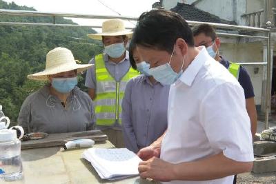 县领导带队督导检查乡镇疫情防控工作