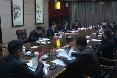 县第十五次党代会举行代表团团长专题会议