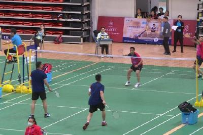 市六运会成年人类、残疾人类羽毛球比赛开赛