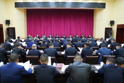 李伦华与全体县级领导干部谈心谈话