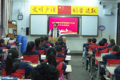 “顺口溜”宣讲 让党的十九届六中全会精神入民心