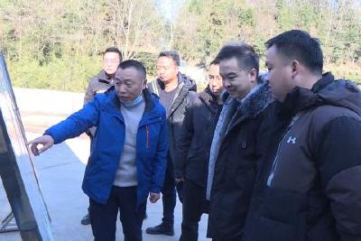 中国长江三峡集团有限公司到对口帮扶村汉马池村考察调研