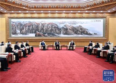 习近平同党外人士共迎新春