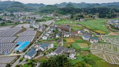 习近平时间丨法国探险家见证中国大山之变