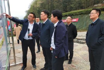李昌海来我县调研县城品质提升和“擦亮小城镇”工作