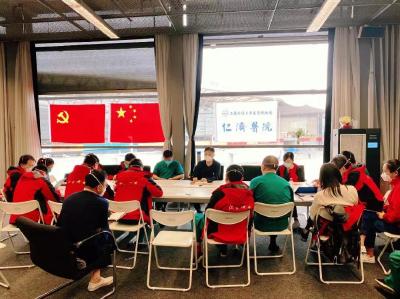 郑军华：特别关注疫情防控中的“一老一小”