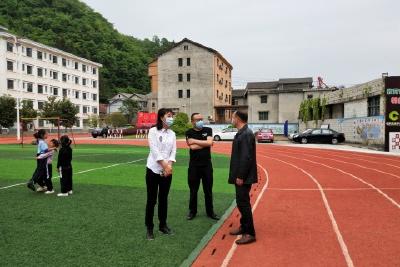 周志蓉到长乐坪镇检查防汛抗旱和安全生产工作