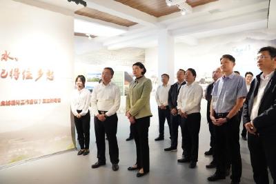 我县党政代表团赴兴山县考察学习