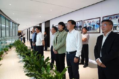 五峰党政代表团赴枝江市考察学习