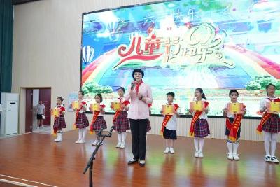 县领导开展“六一”国际儿童节慰问