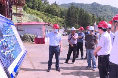 邓红静带队开展宜来高速五峰段安全生产检查
